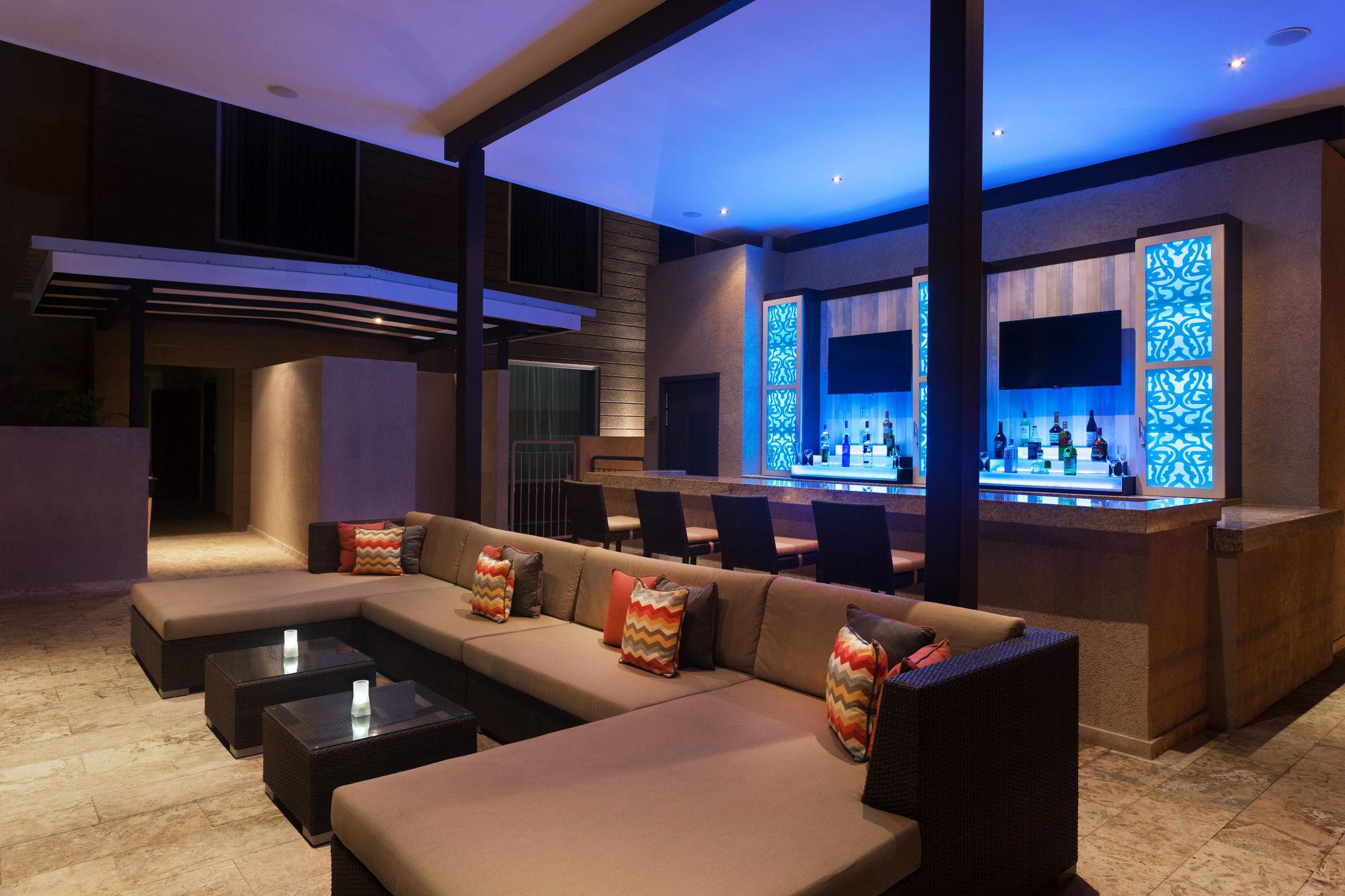 Courtyard By Marriott Kingston, Jamaica Ξενοδοχείο Εξωτερικό φωτογραφία