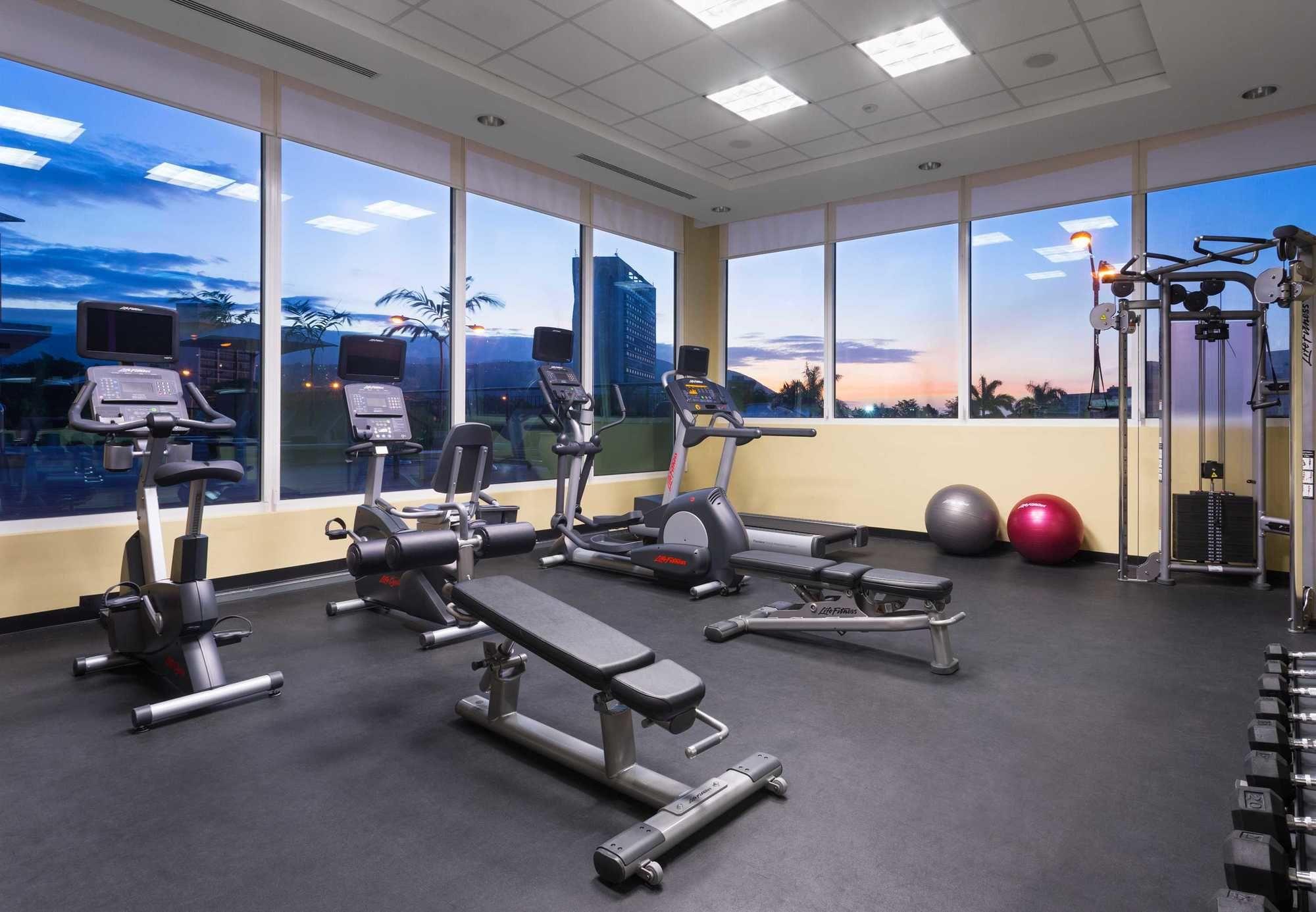 Courtyard By Marriott Kingston, Jamaica Ξενοδοχείο Εξωτερικό φωτογραφία