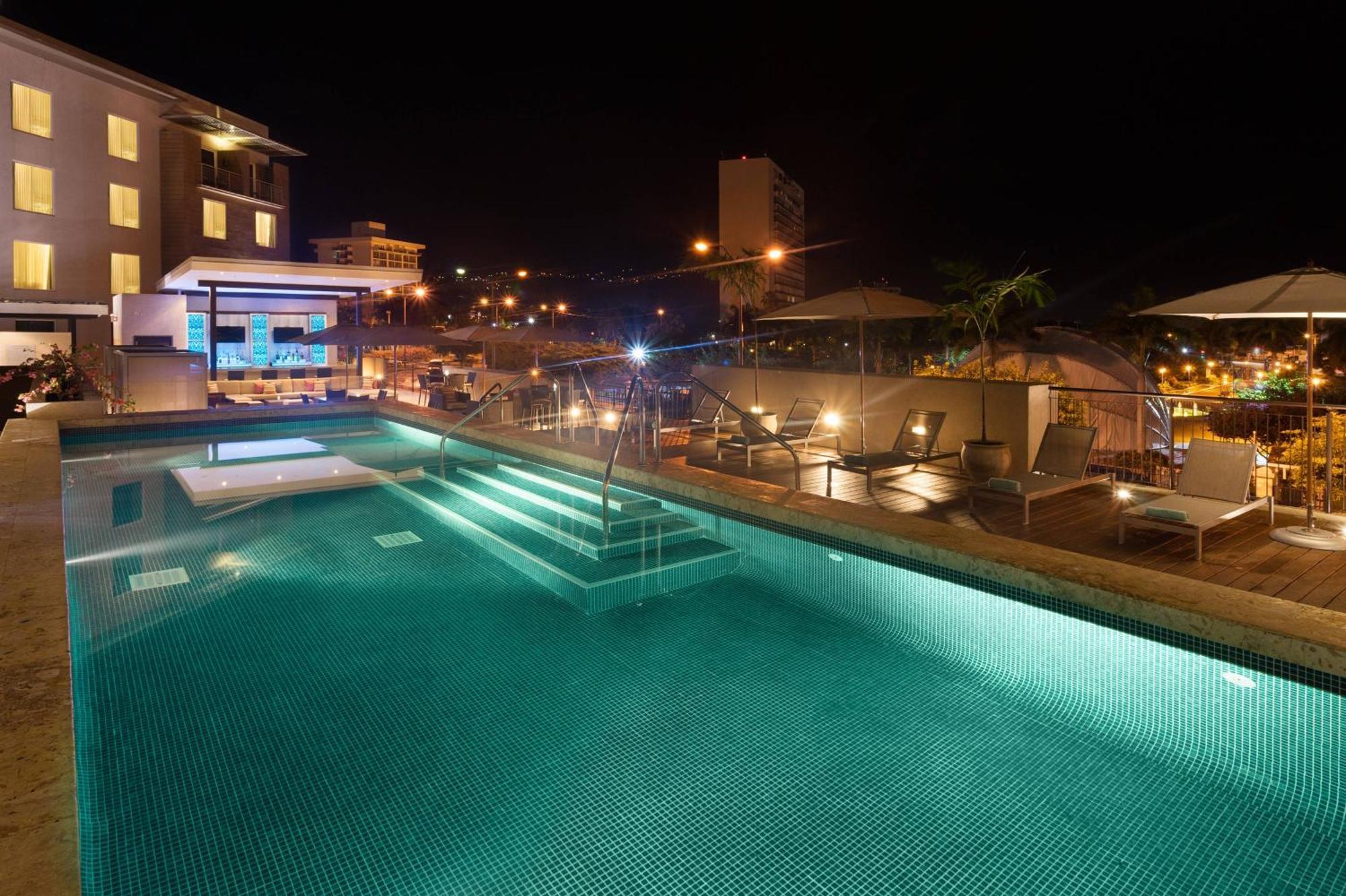 Courtyard By Marriott Kingston, Jamaica Ξενοδοχείο Εξωτερικό φωτογραφία