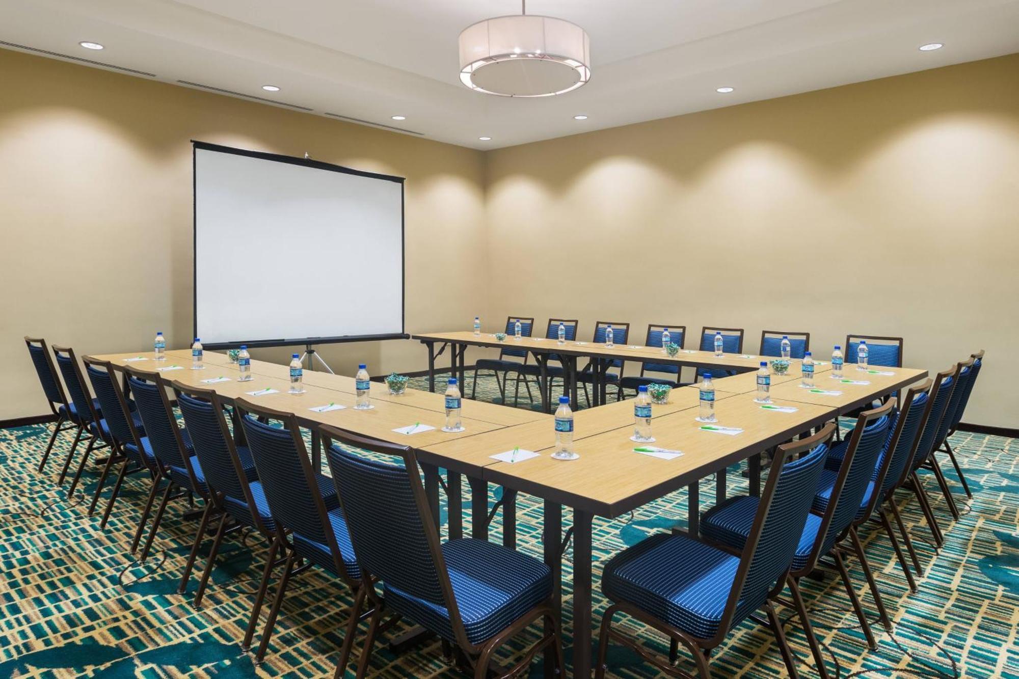 Courtyard By Marriott Kingston, Jamaica Ξενοδοχείο Εξωτερικό φωτογραφία