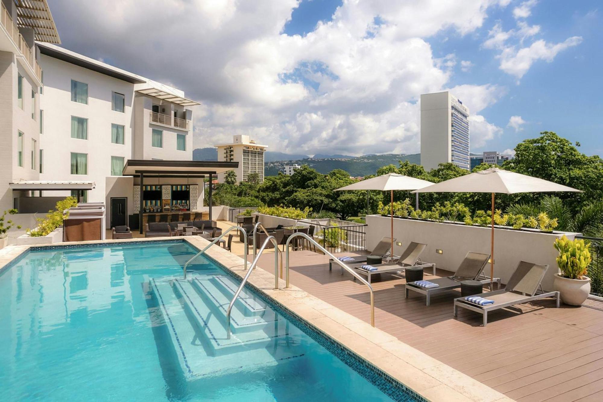 Courtyard By Marriott Kingston, Jamaica Ξενοδοχείο Εξωτερικό φωτογραφία