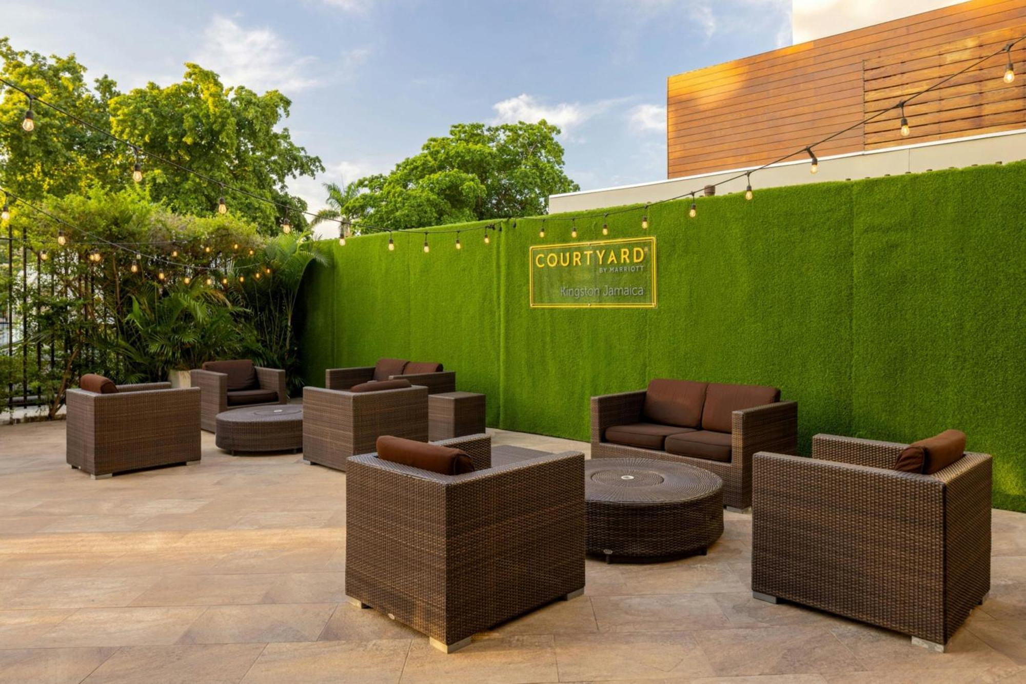 Courtyard By Marriott Kingston, Jamaica Ξενοδοχείο Εξωτερικό φωτογραφία