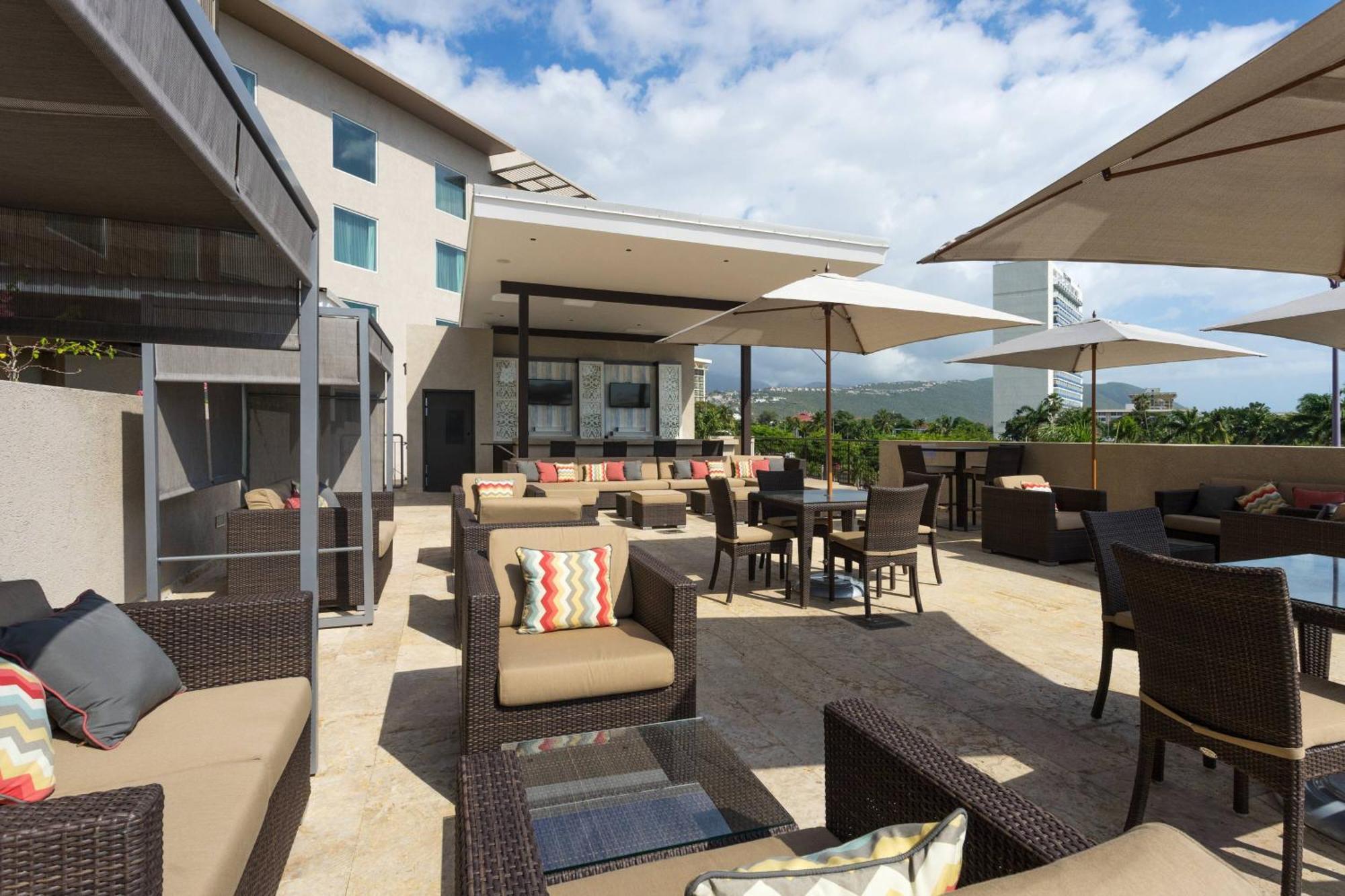 Courtyard By Marriott Kingston, Jamaica Ξενοδοχείο Εξωτερικό φωτογραφία