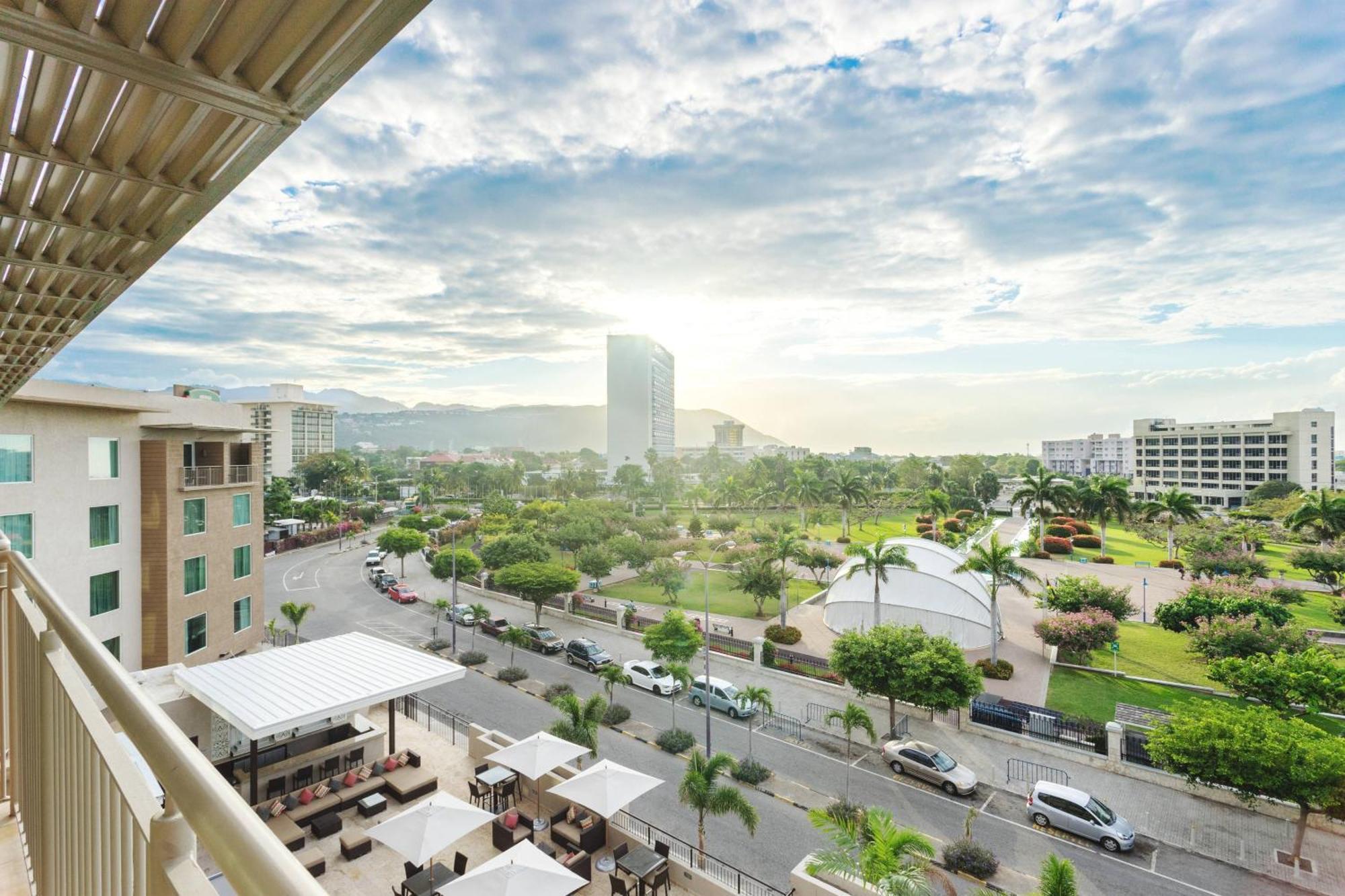 Courtyard By Marriott Kingston, Jamaica Ξενοδοχείο Εξωτερικό φωτογραφία